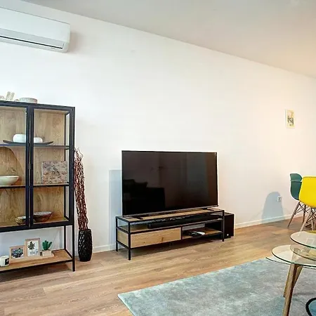 아파트 College Flat - Wi-fi With 600 Mbit Speed 소피아