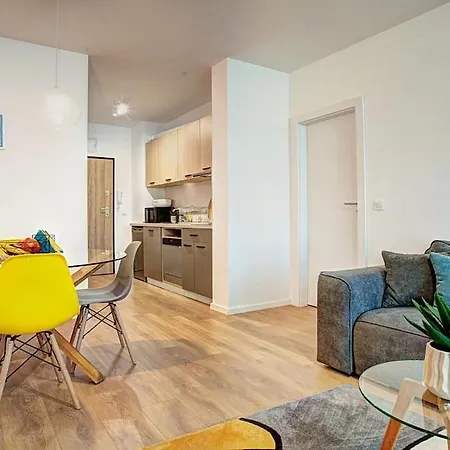 College Flat - Wi-fi With 600 Mbit Speed * 소피아